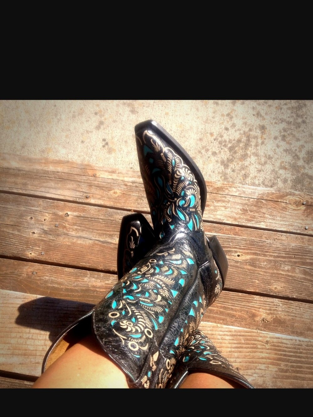 Shyanne Weathered Leather Black & Turquoise Boots Size 8